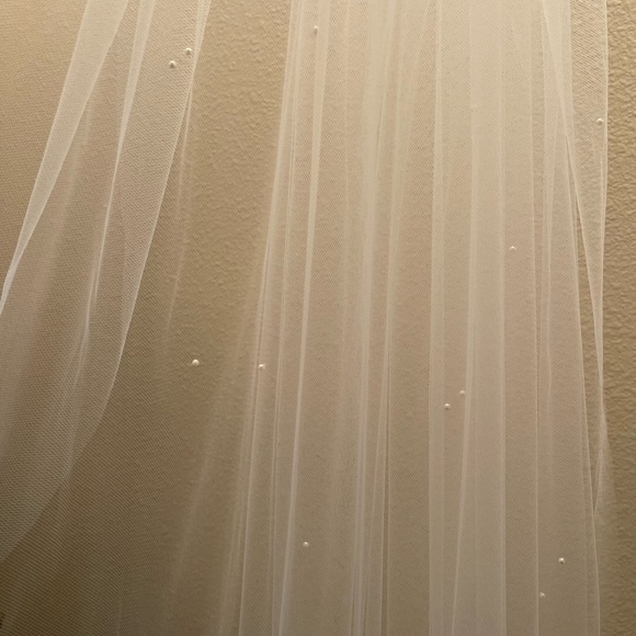 Brand new finger length pearl veil main image 5